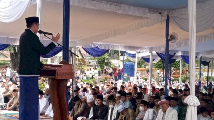 Bupati Muara Enim saat memberikan sambutan sebelum memulai Sholat Ied/Foto:Noviansyah