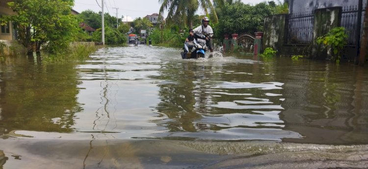 Jalan Pancur menjadi kawasan langganan banjir saat musim hujan/Foto:Amizon