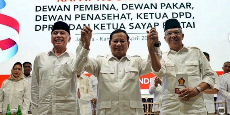 Prabowo Subianto bersama Mohamad Iriawan dan Mawardi Yahya/ist