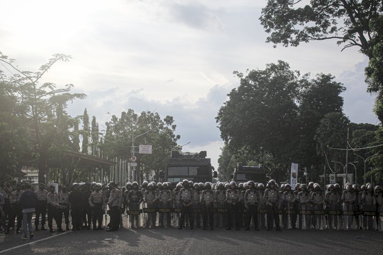 Ilustrasi pengamanan petugas kepolisian saat peringatan hari buruh pada Senin, (1/5/2023) mendatang. (Adamrachman/Rmolsumsel.id)