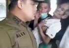 Kakek Tua yang Tinggal dengan Tumpukan Sampah Akhirnya Dibawa ke Rumah Sakit