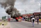 Truk Bermuatan Ubi Rambat Terbakar saat Melintas di Gelumbang