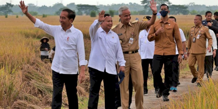 Presiden Jokowi saat bersama Prabowo Subianto dan Ganjar Pranowo/Ist