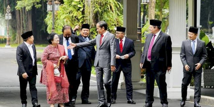 Presiden Joko Widodo saat mengumpulkan para ketum parpol di Istana beberapa waktu lalu/Net