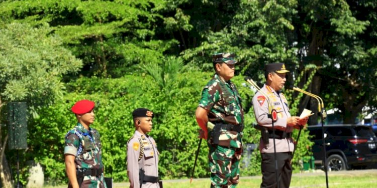 Kapolri Jenderal Listyo Sigit Prabowo bersama Panglima TNI Laksamana Yudo Margono memimpin apel pasukan pengamanan KTT ASEAN 2023 di Labuan Bajo, NTT/Ist
