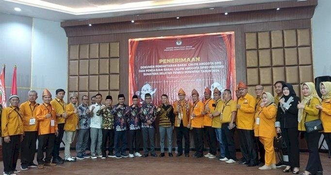 Partai Hati Nurani Rakyat (Hanura) Sumatera Selatan (Sumsel) telah menyerahkan berkas dokumen Bakal Calon Anggota Legislatif (Bacaleg), DPRD Sumatera Selatan (Sumsel) ke KPU Sumsel, Jumat (12/5). (Ist/rmolsumsel.id)
