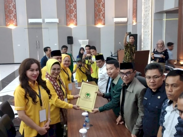 Dewan Pimpinan Pusat (DPD) Partai Golongan Karya (Golkar) Sumatera Selatan (Sumsel) resmi mendaftarkan 75 Bakal Calon Anggota Legislatif (Bacalegnya) ke KPU Sumsel.(Dudy Oskandar/rmolsumsel.id)