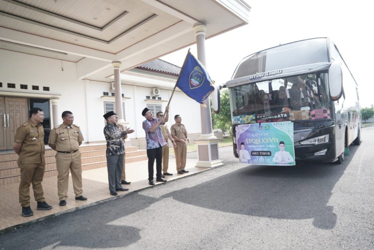 Bupati OKU Timur, Ir H Lanosin atau biasa disapa Enos, melepas kontingen yang akan mengikuti Seleksi Tilawatil Quran dan Hadist (STQH) XXVII Tingkat Provinsi /ist
