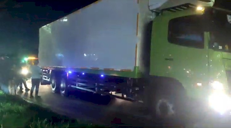 Korban saat terlindas truk fuso di Jalan By Pas terminal Alang-alang Lebar tepatnya didepan kantor camat Alang-alang Lebar Palembang/ist