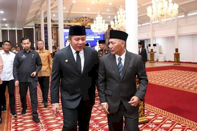 Gubernur Sumsel Herman Deru bersama Pj Bupati Muba Apriyadi/ist