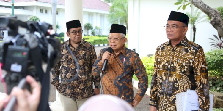 Menko PMK Muhadjir Effendy saat bersama Wapres Maruf Amin/Ist