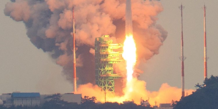 Roket luar angkasa Nuri buatan Korea Selatan diluncurkan di Naro Space Center di Goheung, Korea Selatan 25 Mei 2023/Net