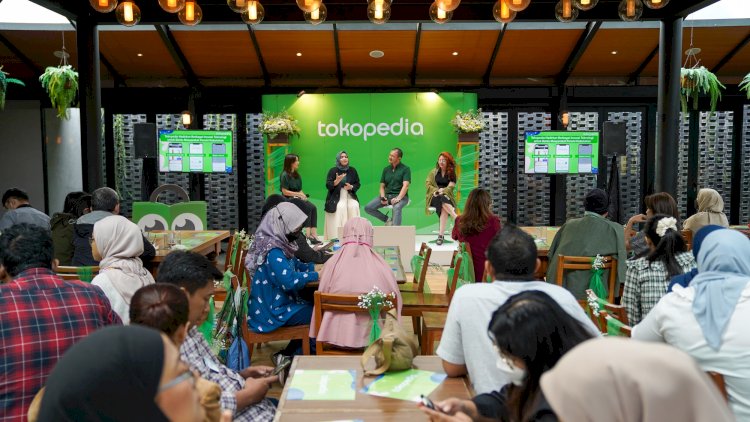 Para pembicara menyampaikan pemaparan terkait berbagai fitur terbaru yang bisa dimanfaatkan penjual, yaitu fitur Spesifikasi, Katalog Tokopedia dan Kurir Rekomendasi/ist