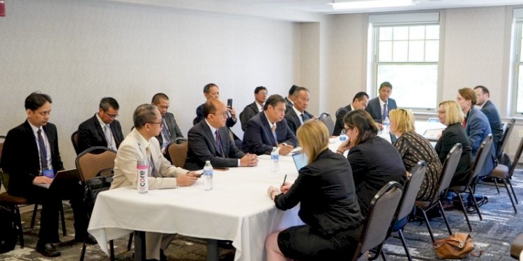 Menko Perekonomian RI Airlangga Hartarto menerima kedatangan pihak United States Trade of Representatives (USTR) yang diwakili Deputi Sarah Bianchi di Detroit, Amerika Serikat, Jumat (26/5)/Ist