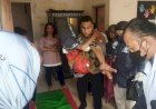 Susuri Gang Sempit, Nakes Rumkit Bhayangkara Jemput Nenek Odah yang Hidupnya Sebatang Kara