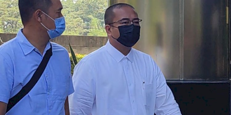 Jufferi Simon mengenakan masker hitam. (ist/rmolsumsel.id)