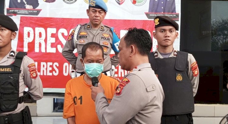 Tersangka Maulidin dihadirkan dalam jumpa pers/ist