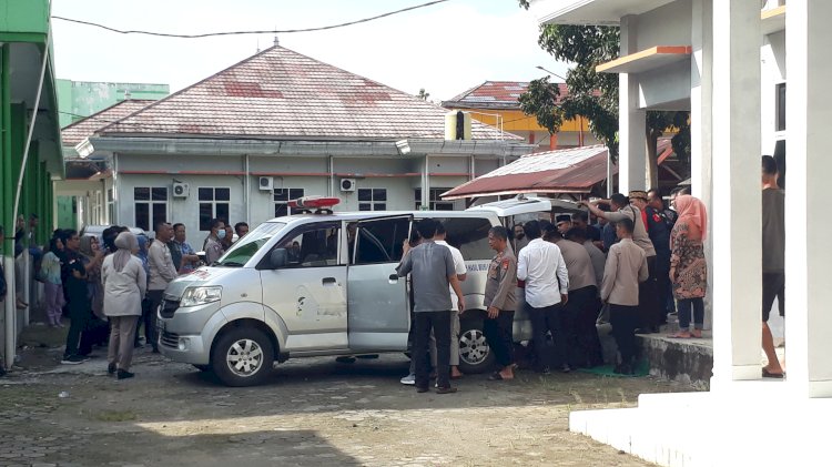 Pelepasan jenazah Aipda Paimbonan anggota Polres Musi Rawas yang meninggal mendadak,  Kamis, (15/6) pagi. (ist/RmolSumsel.id)