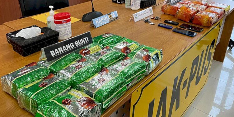 Barang bukti narkoba jenis sabu seberat 20,67 kilogram yang diselundupkan dari Sumatera ke Jakarta/Ist