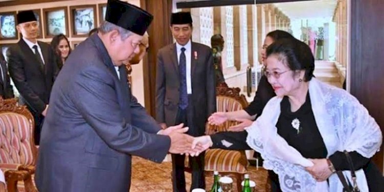 Ketua Umum PDI Perjuangan, Megawati Soekarnoputri dan Ketua Majelis Tinggi Partai Demokrat, Susilo Bambang Yudhoyono (SBY) dalam satu pertemuan/Ist