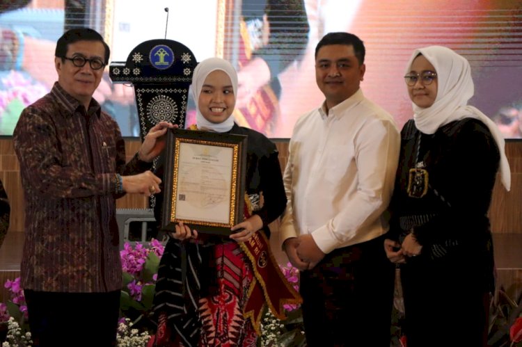 Menteri Hukum dan HAM Yasonna H. Laoly berikan apresiasi kepada Putri Ariani/ist