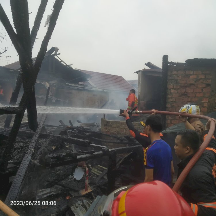 Rumah warga di Plaju Ilir rata dengan tanah akibat terbakar/ist