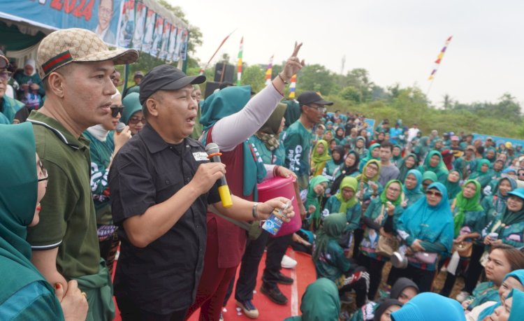 Ribuan Emak-emak yang tergabung dalam Komunitas Senam Sehat dekalarasikan untuk Gus Muhaimin