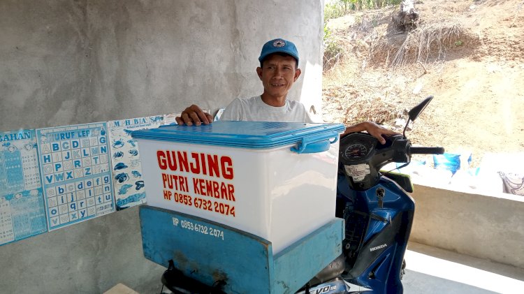 Pedagang Kue Gunjing, Karnadi maju sebagai Bacaleg Kabupaten Muara Enim melalu Partai Amanat Nasional (PAN) di Dapil V (Lima).