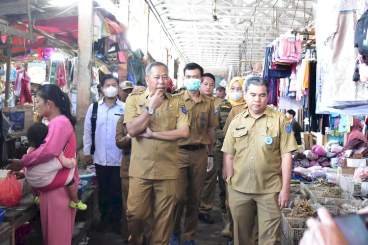 Satuan Tugas (Satgas) pangan Kabupaten Ogan Komering Ilir (OKI) yang dipimpin Dinas Perdagangan, Dinas Kesehatan, Dinas Ketahanan Pangan, Sat Pol PP serta aparat kepolisian melakukan pemantauan stok serta keamanan produk pangan yang beredar di Pasar Tradisional di Ogan Komering Ilir.