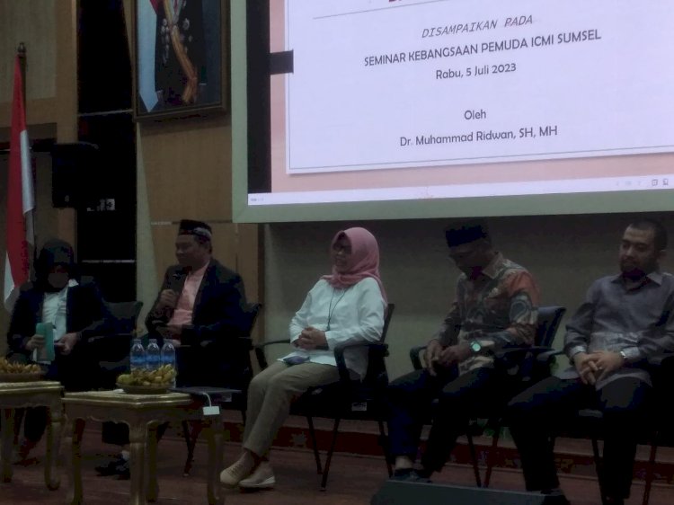 Suasana diskusi kebangasaan Pemilihan Umum (pemilu) tahun 2024 bertempat di auditorium Bina Praja Palembang, Rabu (5/7) dengan tema yang diambil adalah "Urgensi Potensi Pemilih Pemula terhadap Pesta Demokrasi 2024". (Dudy Oskandar/rmolsumsel.id)