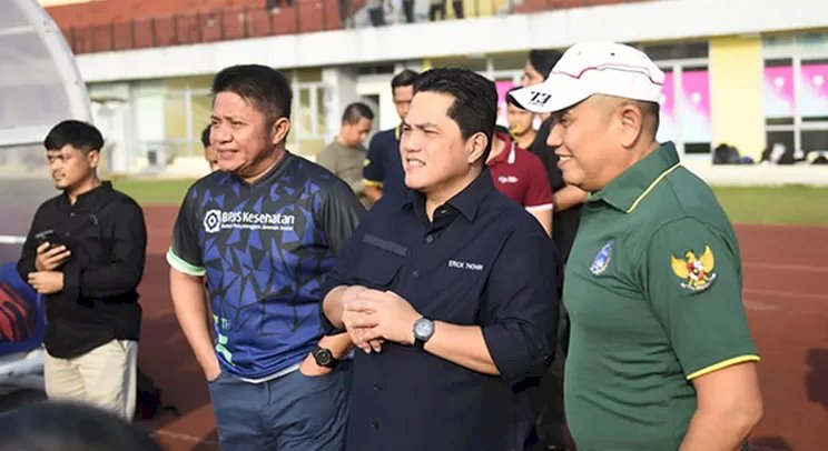 Ketua PSSI, Erick Thohir bersama Gubernur Sumsel Herman Deru dan Ketua Asprov PSSI Sumsel ucok Hidayat/ist