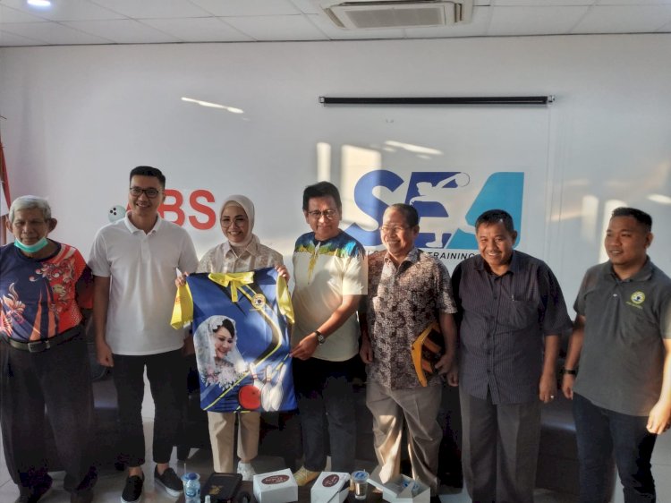 Ketua PBI Sumsel Hj RA Anita Noeringhati didampingi Panitia Pra PON Dhennie Zainal SE/ist