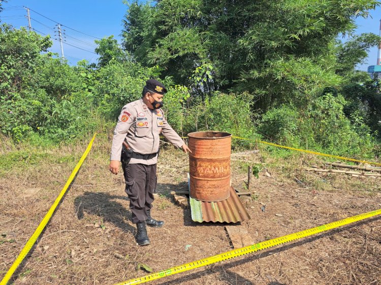 Sumur tua di Jalan Adel RT. 07 Kampung IV Desa Lingga Kecamatan Lawang Kidul Muara Enim, yang menjadi lokasi tempat ditemukannya mayat seorang pria yang diduga terjatuh. (ist/RmolSumsel.id)