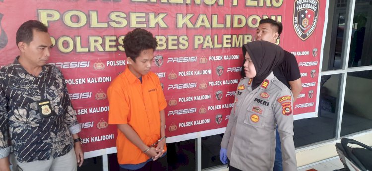 Tersangka M Asharudin alias Mamat saat dihadirkan di Polsek Kalidoni . (Fauzi/RmolSumsel.id)