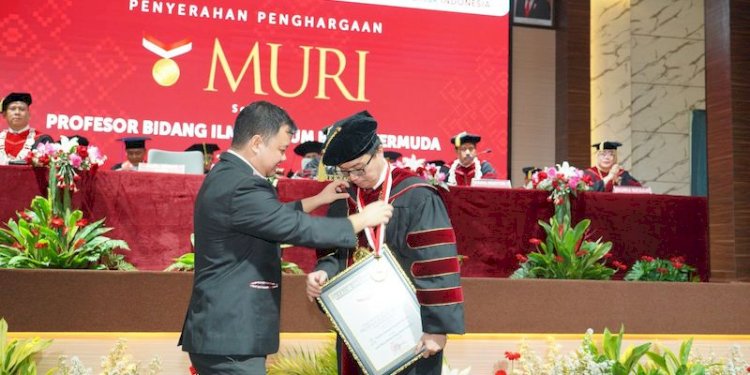 Pengukuhan Ariawan Gunadi Gurubesar termuda Hukum Bisnis di Indonesia/Ist