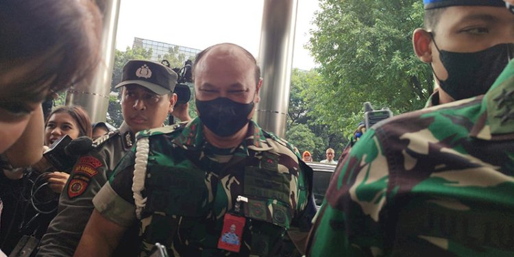 Danpuspom TNI, Marsekal Muda TNI Agung Handoko dan jajaran saat tiba di Gedung Merah Putih KPK, Jumat sore (28/7)/RMOL