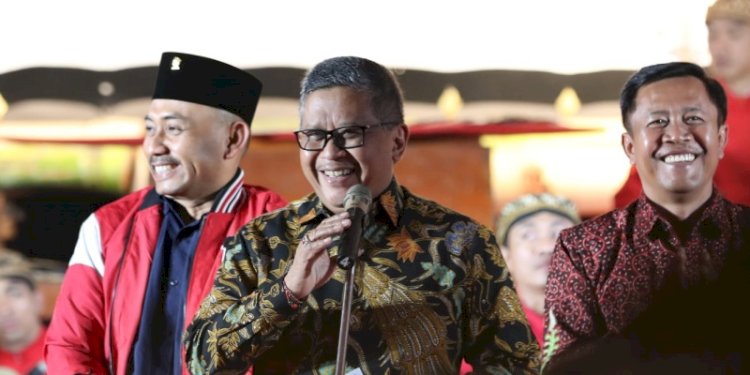 Sekretaris Jenderal PDIP, Hasto Kristiyanto (tengah)/Ist