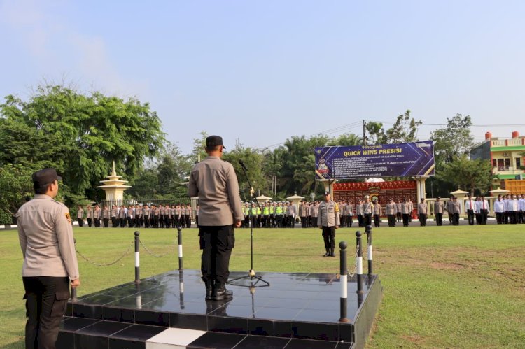 Kapolres OKU, AKBP Arif Harsono dalam giat apel pagi di lapangan Mapolres OKU/ist