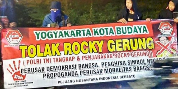 Aksi tolak kehadiran Rocky Gerung di Yogyakarta/Net