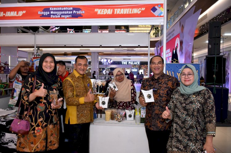 Kepala Kantor Wilayah Kementerian Hukum dan HAM Sumatera Selatan, Dr. Ilham Djaya, resmi membuka perhelatan Expo Pelayanan Publik Kemenkumham di Palembang Indah Mall (PIM), Jumat (4/8).