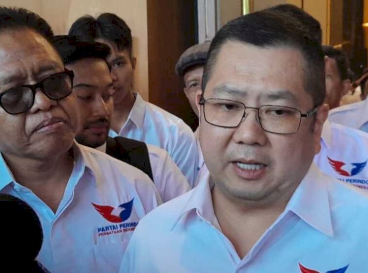  Setelah melakukan Rapat Koordinasi dan Konsolidasi Partai Perindo di Lampung, kini Ketua Umun Partai Perindo Hary Tanoesoedibjo meneruskan hal serupa di Kota Palembang, Minggu (6/8). 