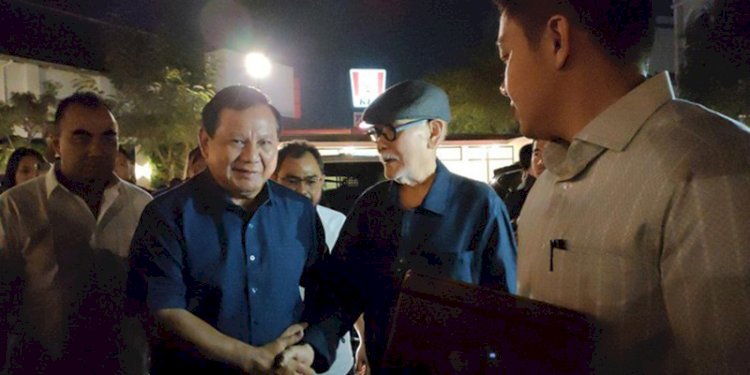 Ketum Partai Gerindra, Prabowo Subianto, menemui relawan di Solo/Net