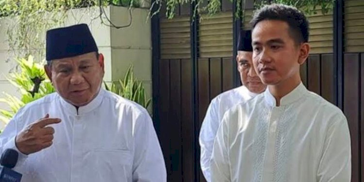 Ketum Partai Gerindra, Prabowo Subianto, bersama Walikota Solo, Gibran Rakabuming Raka/Net