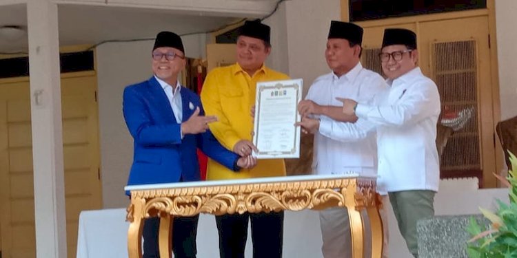 Ketua Umum PAN, Zulkifli Hasan dan Ketua Umum Golkar Airlangga Hartarto saat menyatakan dukungan ke Ketua Umum Partai Gerindra Prabowo Subianto dan disaksikan Ketua Umum PKB Muhaimin Iskandar/RMOL