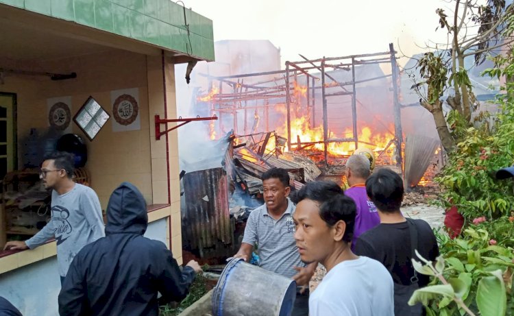 Rumah Kayu terbakar ludes di Yayasan I Palembang/ist