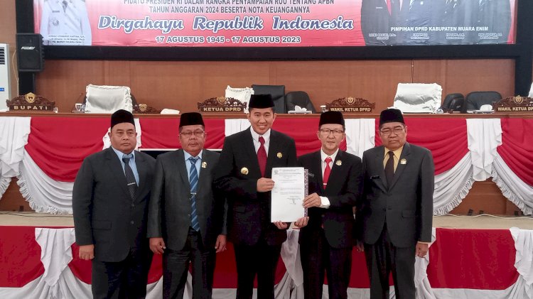 DPRD Muara Enim Umumkan Akhir Masa Jabatan Bupati dan Wakil Bupati Muara Enim periode 2018-2023 (Noviansyah/rmolsumsel.id)