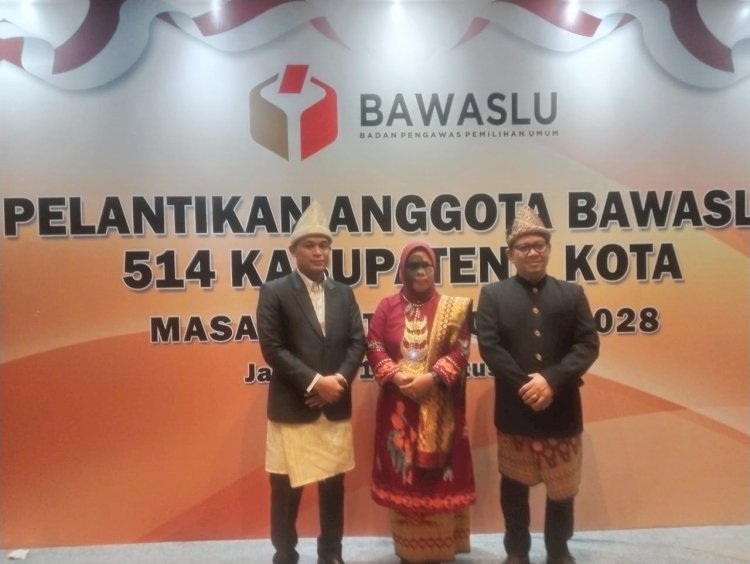    Tiga orang komisioner Bawaslu Kabupaten PALI periode 2023-2028. (ist/RMolSumsel.id)