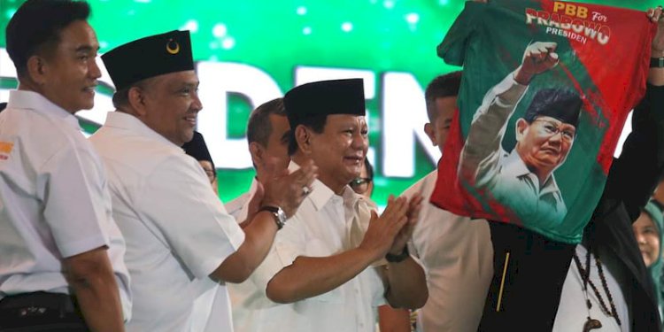 Prabowo Subianto bersama fungsionaris DPP PBB/Net