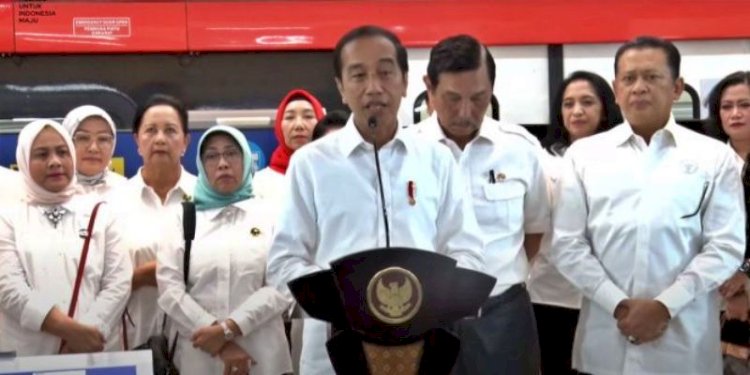 Presiden RI Joko Widodo meresmikan beroperasinya LRT Terintegrasi di Stasiun LRT Cawang/ist