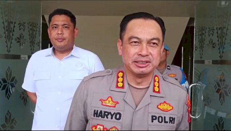 Kapolrestabes Kombes Pol Harryo Sugihhartono didampingi Kasat Reskrim AKBP Haris Dinzah.(Denny Pratama/RMOLSumsel.id)